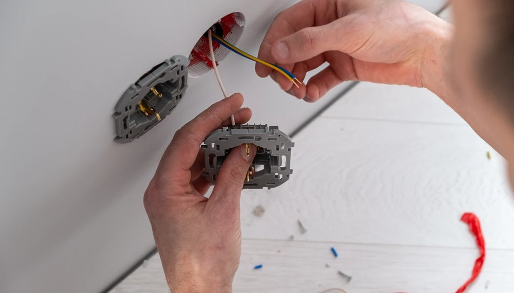 Ceiling light fitting installation